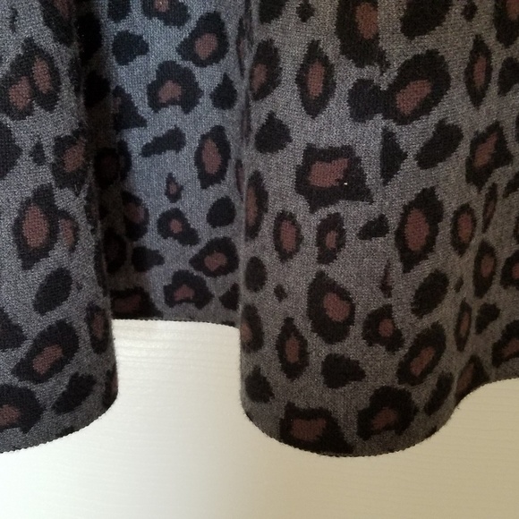 Ann Taylor grey leopard print skater skirt size S - Picture 4 of 6